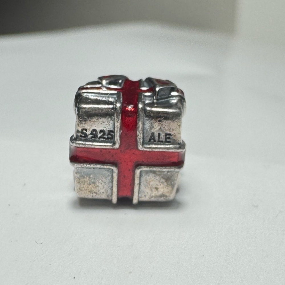 Pandora Precious Gift Present Charm Sterling Silver S925 ALE Red Enamel Gift Box - Picture 2 of 5